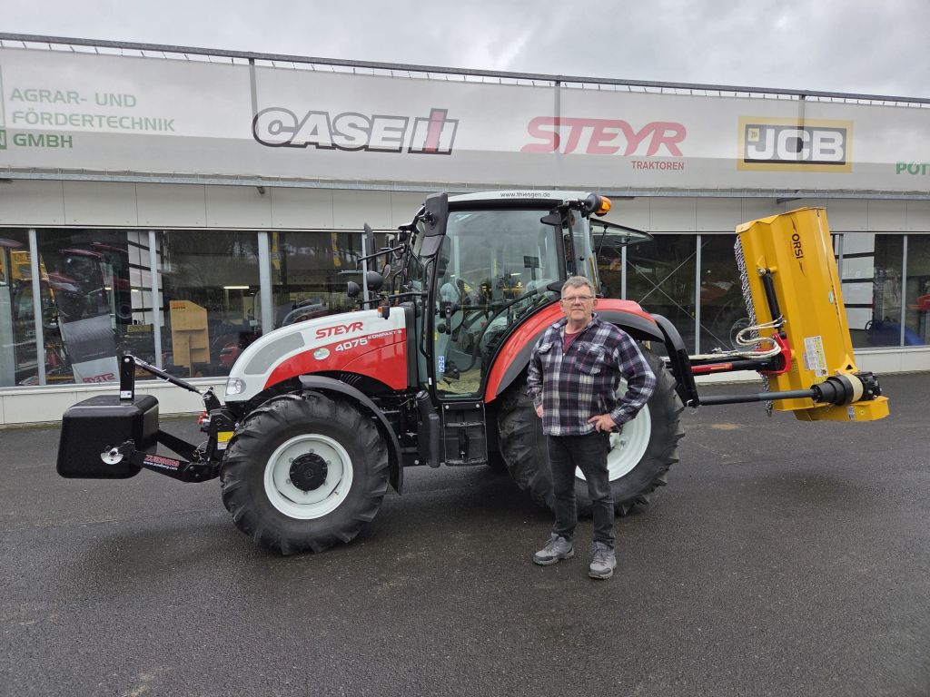 OG Strotzbüsch, Steyr 4075 Kompakt